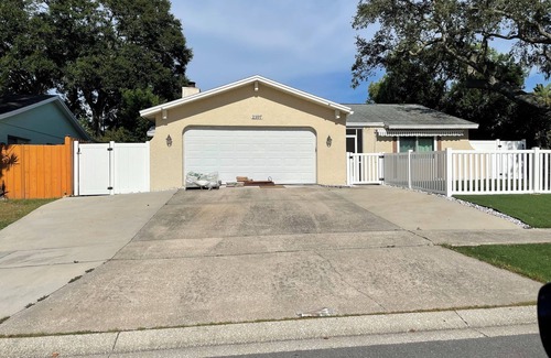 Palm Harbor Apartment | Charming studio in wonderful Palm Harbor with AC