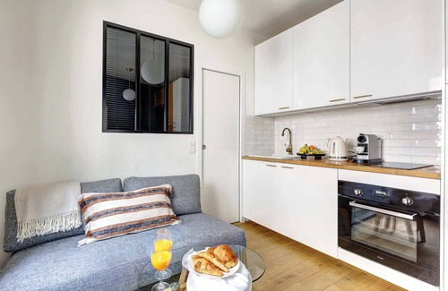 Enfants-Rouges Apartment | Charming Studio Near Place des Vosges Le Marais
