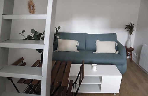 Bessancourt Apartment | Charming studio, quiet, old village, 30 mn from Paris, 10 mn from Auvers-sur-Oise