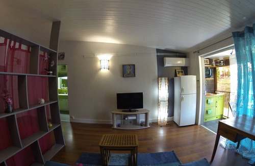 L'Autre-Bord Apartment | CHARMING STUDIO THE ALIZES THE MOLD