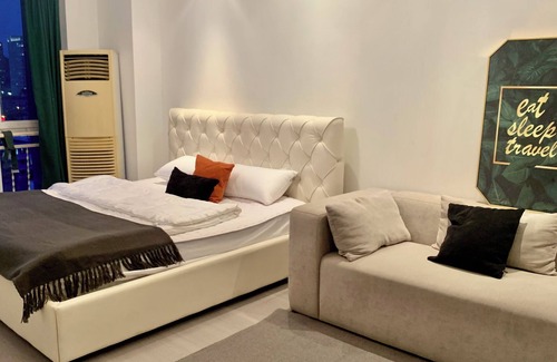 Shuangjing Apartment | Charming studio with Beijing CBD view and WiFi, AC