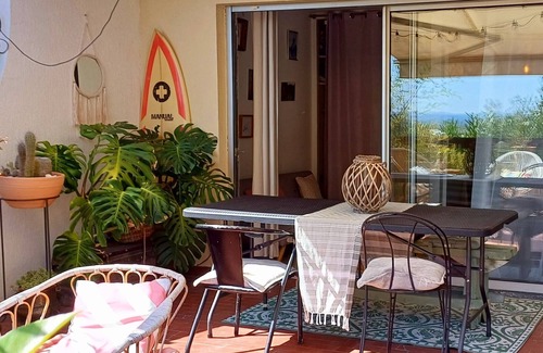 Costieres Apartment | Charming studio with south-facing terrace and view