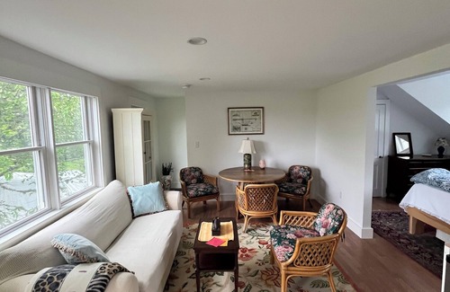 Katama Apartment | Charming studio with AC and WiFi in enjoyable Edgartown