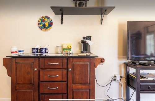 Skyland Apartment | Charming studio with WiFi and AC near Asheville airport