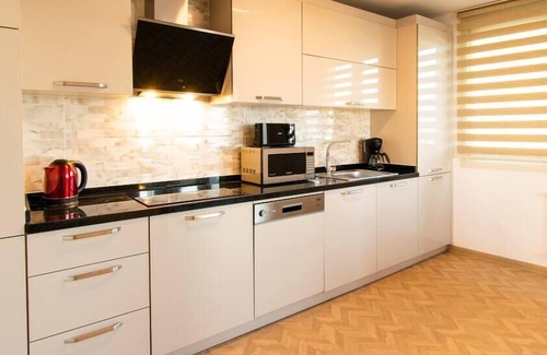 Uskudar Apartment | Charming Suite Bosphorus View