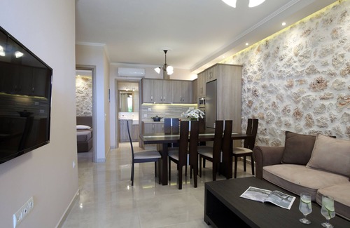 Kavallos Apartment | Charming suite Irida just few minutes from Kathisma & Mylos Beach