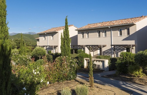 Belgodere House | Charming summer-decorated holiday home in Northern Corsica
