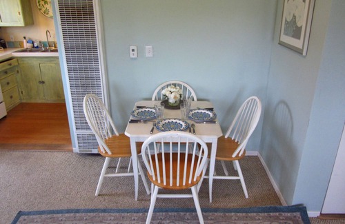 Santa Barbara Cottage | Charming Summerland Beach Cottage with Ocean View.walk to town and beach!