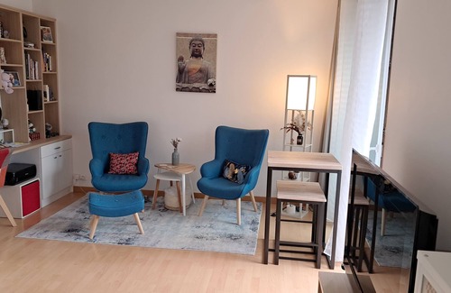 Hyeres City Centre Apartment | Charming T1 with balcony in Hyères