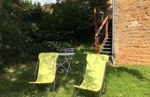 Charnay-les-Macon Apartment | Charming T2 duplex amidst vineyards Pets welcome