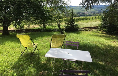 Charnay-les-Macon Apartment | Charming T2 duplex amidst vineyards Pets welcome