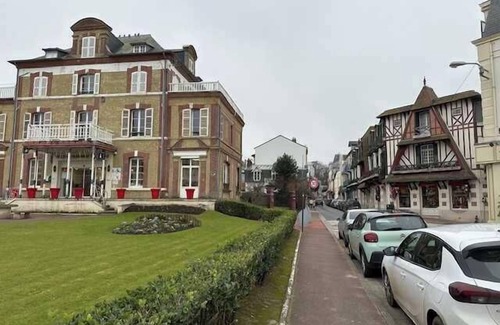 Villers-sur-Mer Apartment | Charming T3 on the seafront