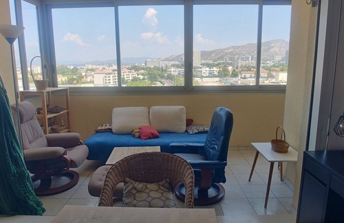 Mazargues Apartment | Charming T3 with balcony and view
