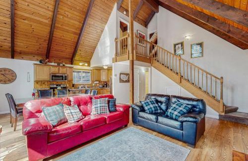 Pioneer Trail Ski Chalet | Charming Tahoe Chalet