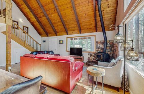 Pioneer Trail Ski Chalet | Charming Tahoe Chalet