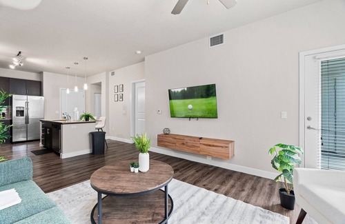 Tempe Apartment | Charming Tempe 1BR Designer Furnishings, Patio & Gym