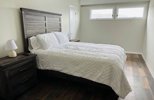 Johnson City House | Charming Tennessee Townhome! 2 Bedroom in North JC - Townhome with patio