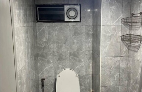 Khlong Toei House | Charming spacious room in enchanting Thong Lo, Bangkok with Full Kitchen