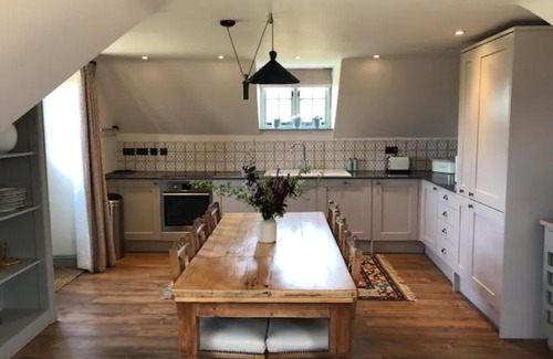 Sibford Gower House | Charming, thatched guest house in the Cotswolds