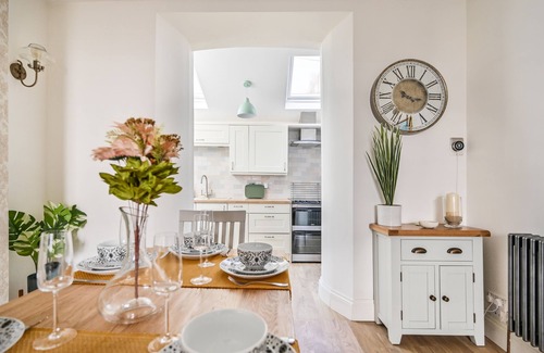 West Looe Cottage | Charming Three Story Townhouse footsteps away from the historic harbour.