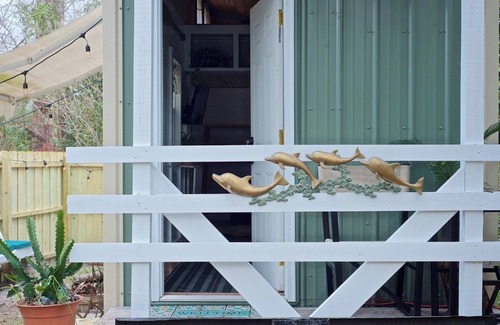 Southside Cottage | Charming Tiny house cottage in Jacksonville with private yard and self check in