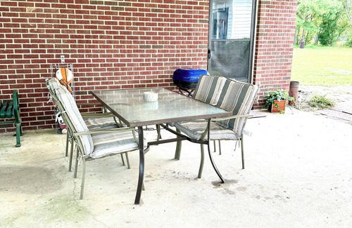 Parkton House | Charming tiny house right off 95; rural paradise next to equestrian center