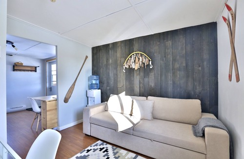 Mansonville Apartment | Charming Tinyhouse to have a warm time by the river Missisquoi