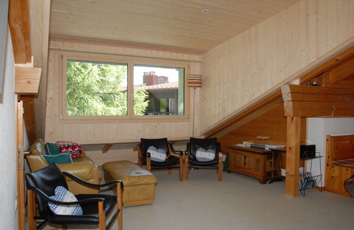 Murren Apartment | Charming top floor flat in picturesque car free village