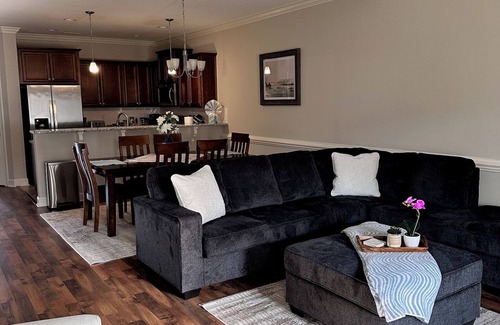 Greenville House | Charming townhome with everything you need in lovely Greenville