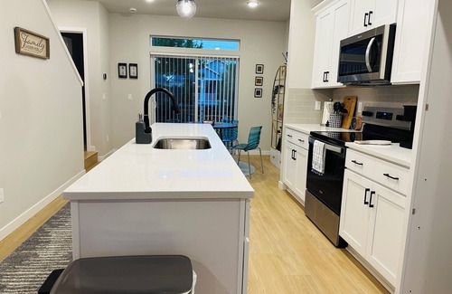 Witch Hazel House | Charming townhome with AC in Hillsboro
