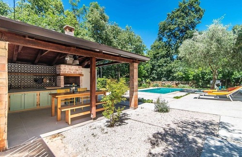 Babici Villa | Charming Traditional Istrian Villa with Private Pool in a Peaceful and Tranquil Setting !.