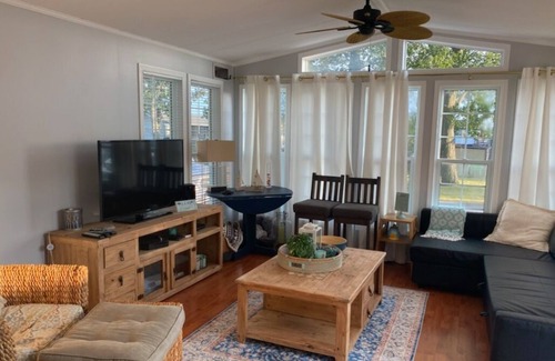 Sherkston House | Charming trailer at sherkston shores resort for a fun filled and relaxing stay.