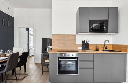 Hamelin Apartment | Charming Twelve | For families, companies & groups | Balcony | 2 parking spaces