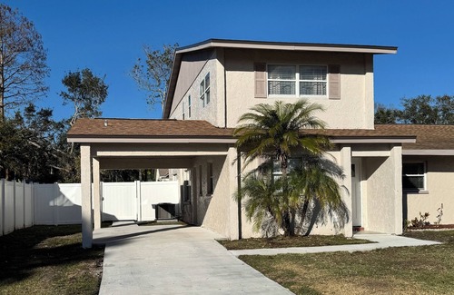 Oldsmar House | Charming Two bedroom house near Beaches and Tampa Bay attractions.