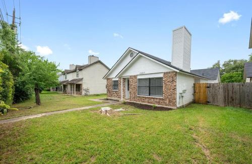 Austin Apartment | Charming two beds and baths home