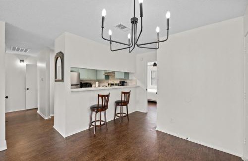 Austin Apartment | Charming two beds and baths home