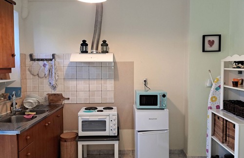 Kiparissia Cottage | Charming two-room studio with garden - 2 min from the center