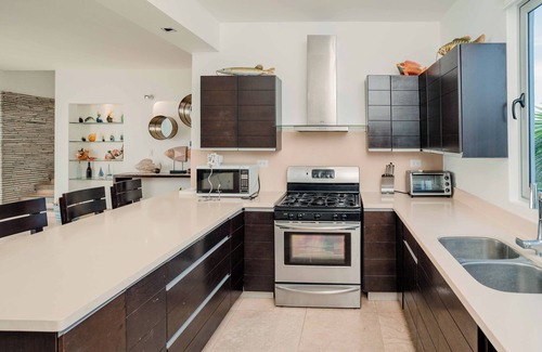 Pacific Marlin House | Charming Two-Story Villa with a Stunning View of Pacific Ocean