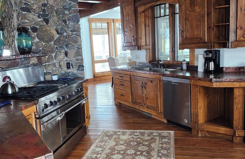 Mesa Other | Charming unique 2-bdrm farmhouse in Mesa with WiFi, close to Powderhorn Ski Area