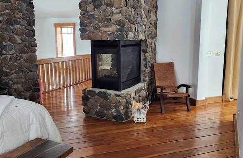 Mesa Other | Charming unique 2-bdrm farmhouse in Mesa with WiFi, close to Powderhorn Ski Area