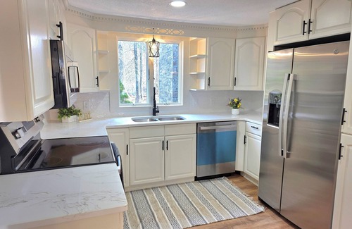 Wilbraham House | Charming updated 4-bedroom house with AC, WiFi in quaint, quiet Wilbraham