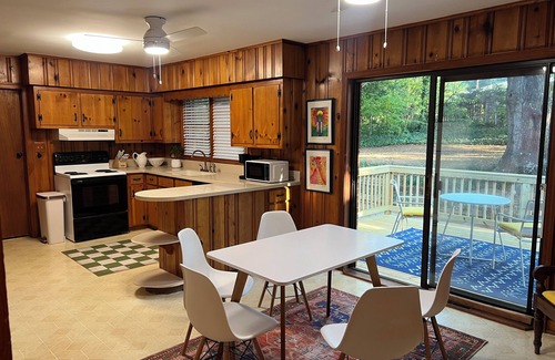 Clemson House | Charming Updated Home with Private Yard & Deck – Walkable to CLEMSON STADIUM!