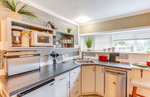 Lake Stevens House | Charming Updated Retreat Walk to Lake Stevens!