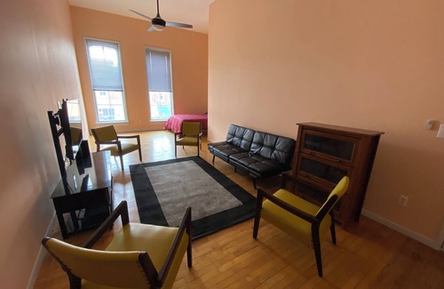 Martin Apartment | Charming upper apartment in downtown Elmore with WiFi, AC, & Work space