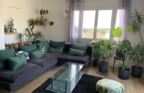 Martigues House | Charming upstairs villa with garden, terrace and private pool. Sea view.