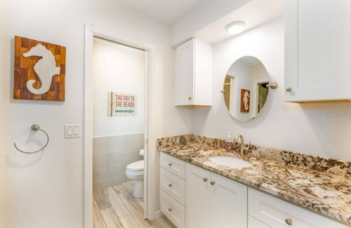 Laurel House | Charming vacation home, short walk to the beach