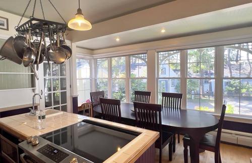 Ocean Park House | Charming Victorian beach house 5 bedrooms. 50 steps to the beach
