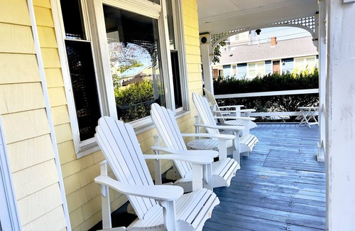 Ocean Park House | Charming Victorian beach house 5 bedrooms. 50 steps to the beach