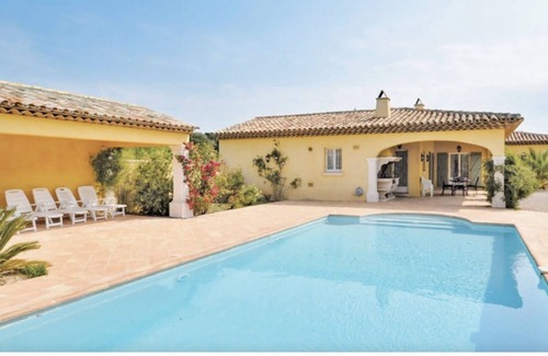 Les Brugassieres Villa | Charming villa with whirlpool bath