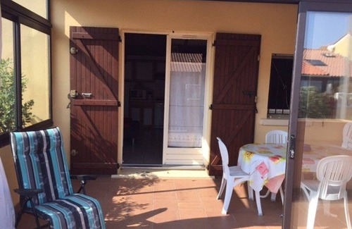 Le Barcares Villa | Charming Villa: 6 Guests, 3 Double Beds, A/C, 400m from Beach, Parking